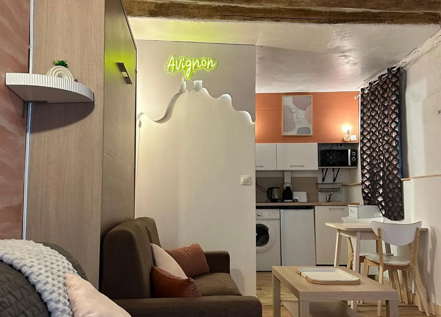 Magnifique Cocon Intra-Muros - Studio De Charme Au Coeur D'Avignon