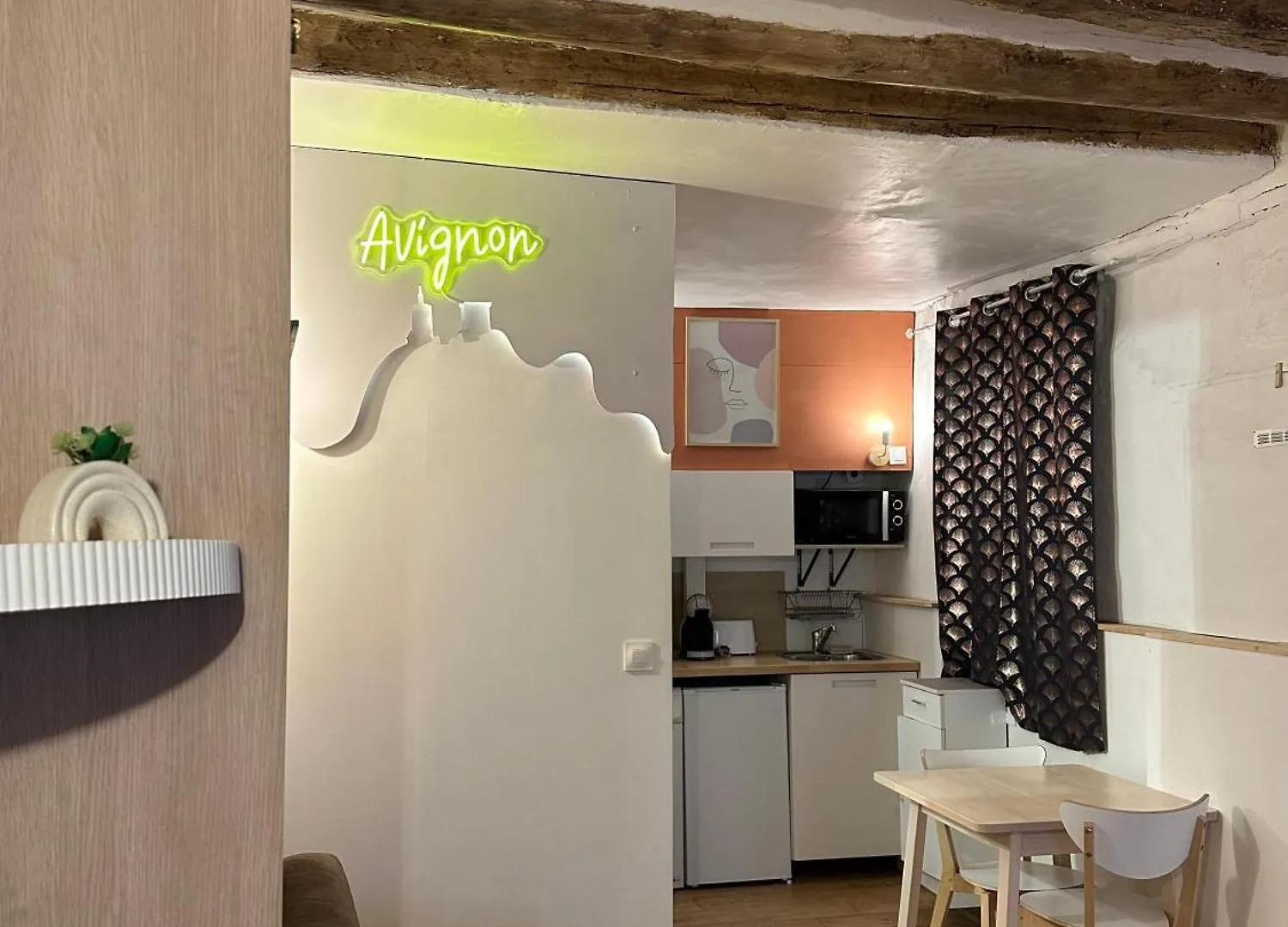 Apartment Magnifique Cocon Intra-Muros - Studio De Charme Au Coeur D'Avignon France