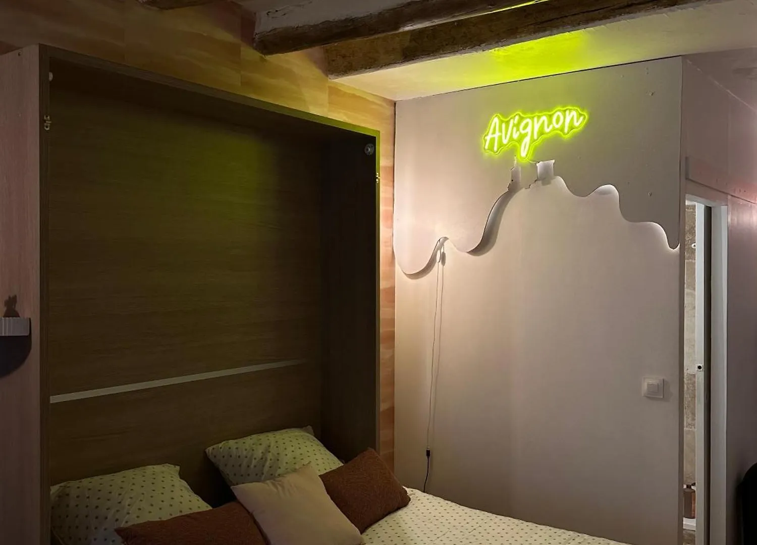 Magnifique Cocon Intra-Muros - Studio De Charme Au Coeur D'Avignon France